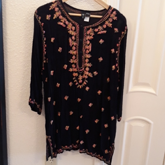 New MIB Black Embroidered Tunic with Peach Beading - Picture 5 of 10
